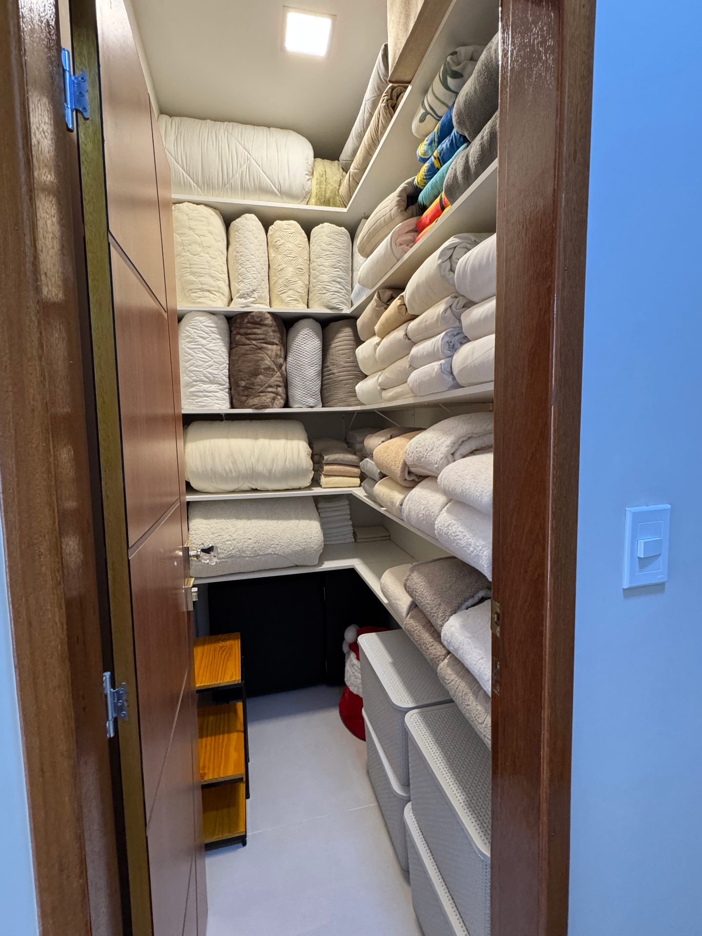 Linen — Jessy Organizer portfolio